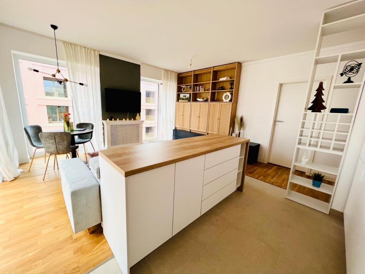 Exquisite - Two Bedroom Apartment Bucarest Esterno foto