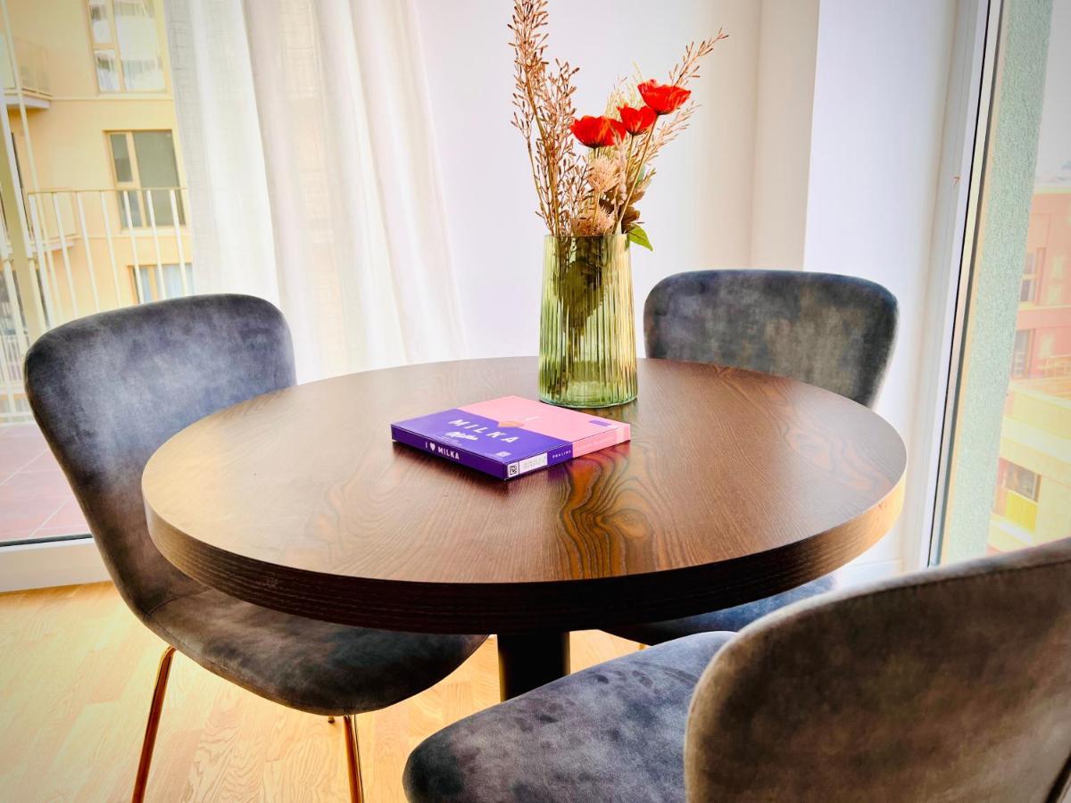 Exquisite - Two Bedroom Apartment Bucarest Esterno foto